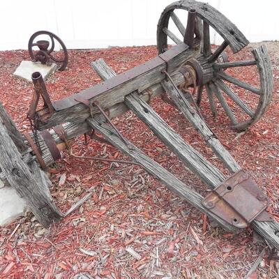 LOT 33 YARD IMPLEMENT 