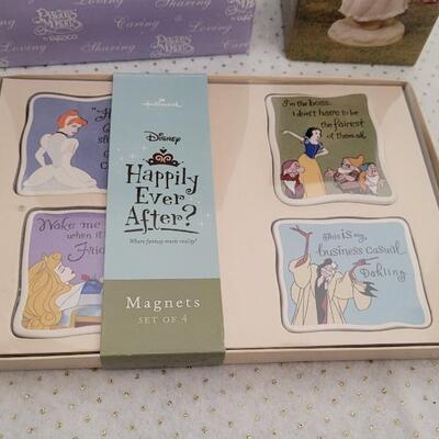 Lot 212: New PRECIOUS MOMENTS Collectibles + Disney Magnets 