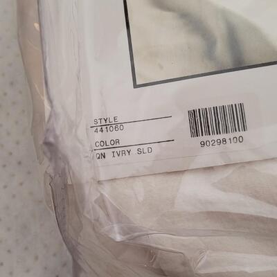 Lot 214: New QUEEN SIZE Soft Cotton Flannel Sheet Set