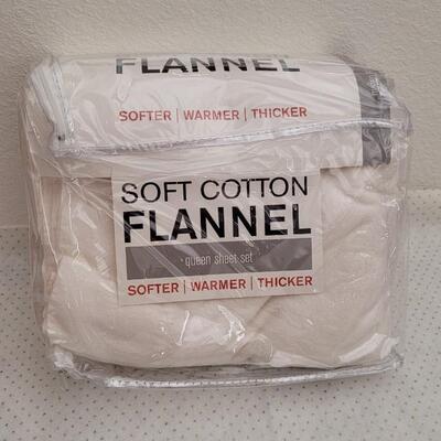 Lot 214: New QUEEN SIZE Soft Cotton Flannel Sheet Set