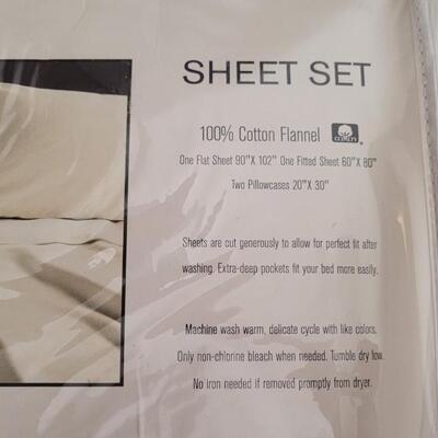 Lot 214: New QUEEN SIZE Soft Cotton Flannel Sheet Set
