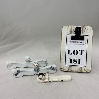 [181] VINTAGE | Three Ceramic Knife Rests | Roses | Clown