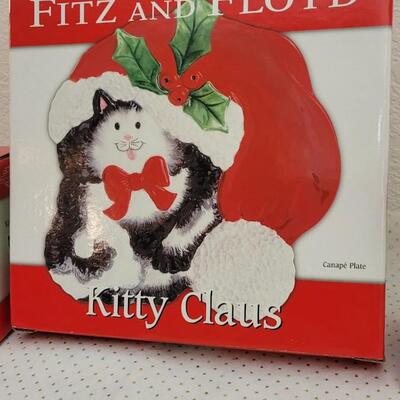 Lot 223: New FITZ AND FLOYD Kitty Claus Christmas Collectibles 