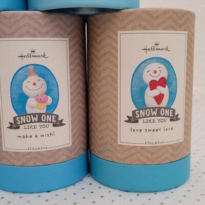 Lot 224: New HALLMARK Snow One Christmas Figures 