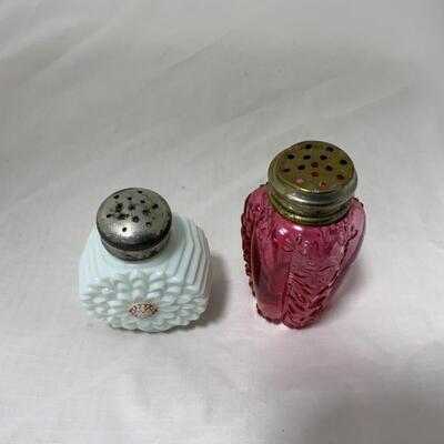 [184] ANTIQUE | Mis-Matched Salt and Pepper Shakers | Flower | Cranberry