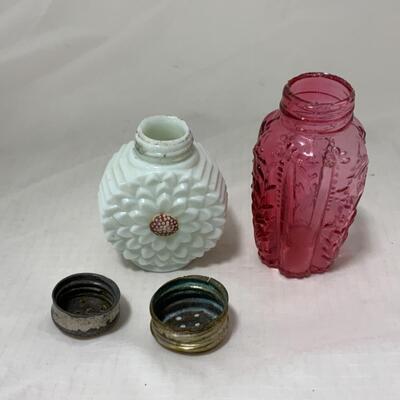 [184] ANTIQUE | Mis-Matched Salt and Pepper Shakers | Flower | Cranberry