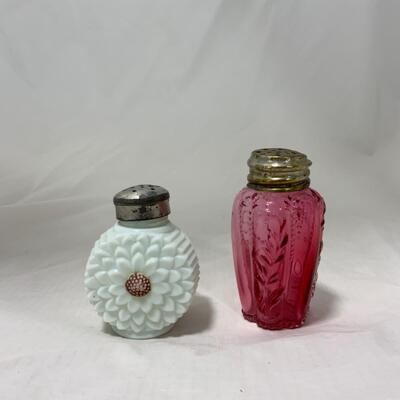 [184] ANTIQUE | Mis-Matched Salt and Pepper Shakers | Flower | Cranberry