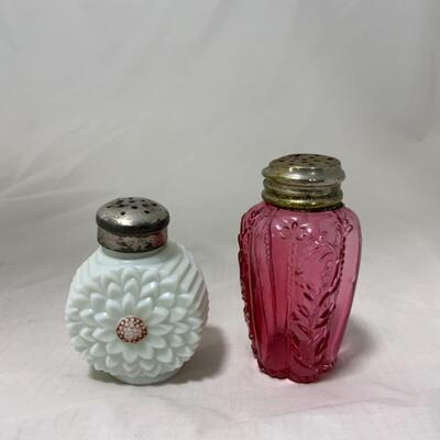 [184] ANTIQUE | Mis-Matched Salt and Pepper Shakers | Flower | Cranberry
