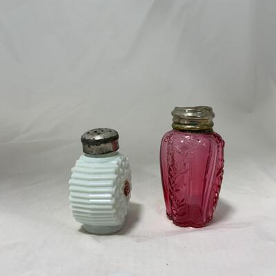 [184] ANTIQUE | Mis-Matched Salt and Pepper Shakers | Flower | Cranberry