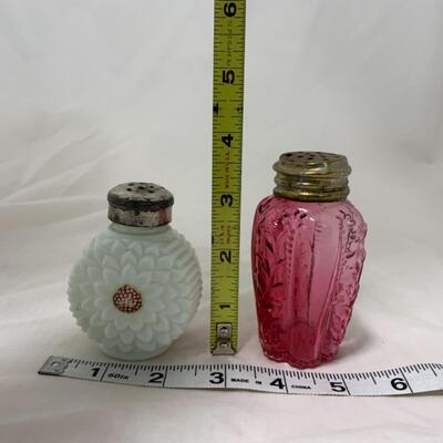 [184] ANTIQUE | Mis-Matched Salt and Pepper Shakers | Flower | Cranberry