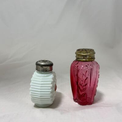 [184] ANTIQUE | Mis-Matched Salt and Pepper Shakers | Flower | Cranberry