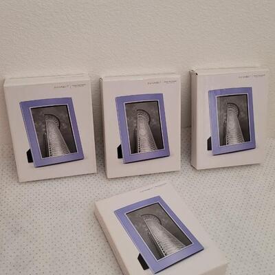Lot 228: (4) New INHABIT 5 x 7 Picture Frames 