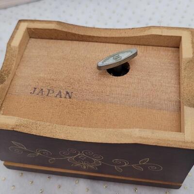 Lot 232: (3) Assorted Trinket Boxes 