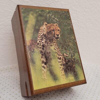 Lot 232: (3) Assorted Trinket Boxes 