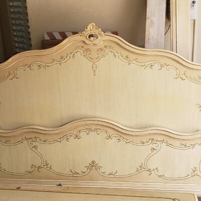 Heritage Furniture Co. Venetian Hand Painted Queen Bed