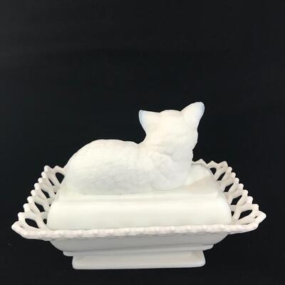 Atterbury Milk Glass Cat on Bed Box