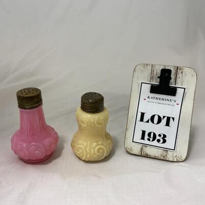 [193] ANTIQUE | 1890s | Clover Leaf Pink Shaker | Swirl Yellow Shaker | Cased Glass