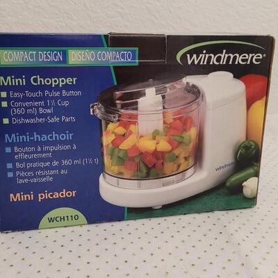 Lot 243: New Windmere MINI CHOPPER 