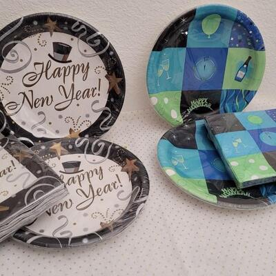 Lot 248: New Assortment of HAPPY NEW YEAR Disposable Plates & Napkins