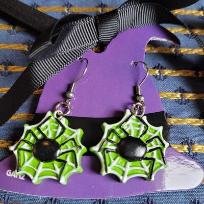 Lot 253: Halloween Earrings Lot