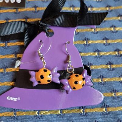 Lot 260: Halloween Earrings and Brooches