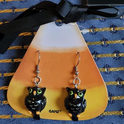Lot 264: Halloween Earrings & Brooches