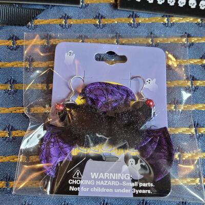 Lot 264: Halloween Earrings & Brooches
