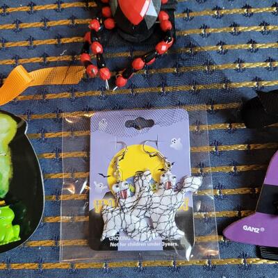 Lot 267: Halloween Earrings & 8 Way Spider Accessory 