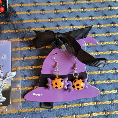 Lot 267: Halloween Earrings & 8 Way Spider Accessory 