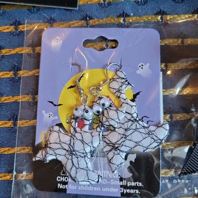 Lot 271: Halloween Earrings and Brooches