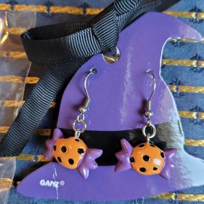 Lot 271: Halloween Earrings and Brooches