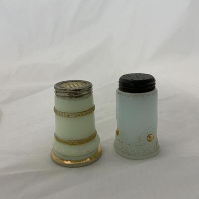[202] ANTIQUE | Souvenir Glass | Custard Glass | New Glarus, Wisconsin
