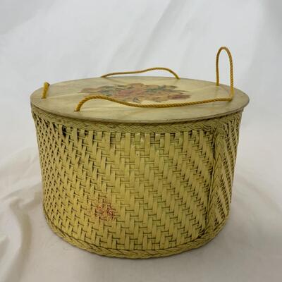 [203] VINTAGE | Yellow Wicker Sewing Basket | Floral Lithograph