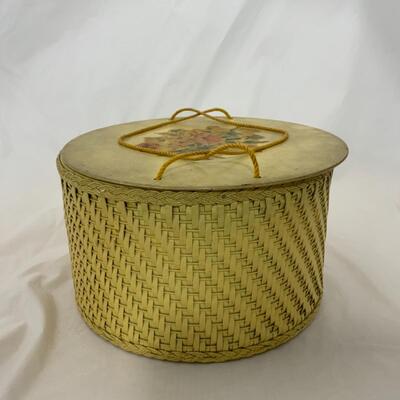 [203] VINTAGE | Yellow Wicker Sewing Basket | Floral Lithograph