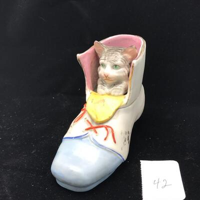 Cat in Slipper China Trinket Box