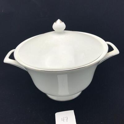 Wedgewood Silver Ermine Covered Vegetable Dish