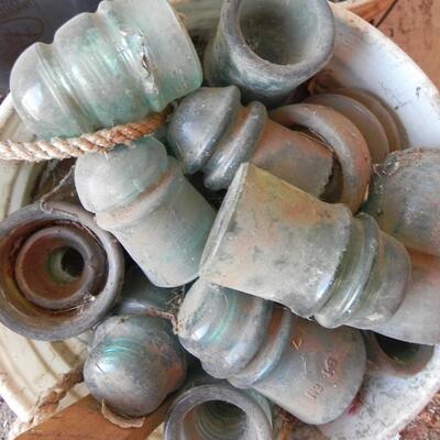 LOT 139 INSULATORS