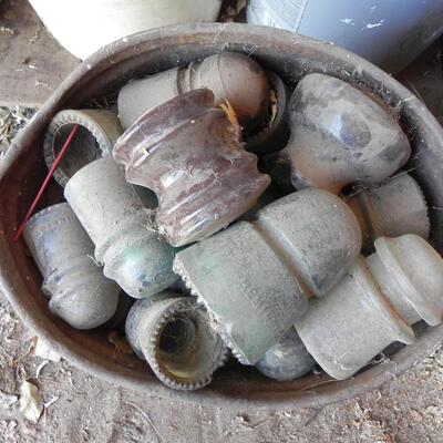 LOT 139 INSULATORS