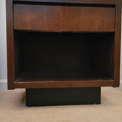 Lot 277: Vintage Mid Century Modern LANE Side Table  #1 (Matches dressers and bed)