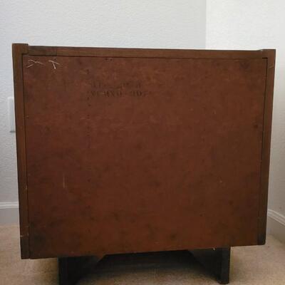 Lot 277: Vintage Mid Century Modern LANE Side Table  #1 (Matches dressers and bed)