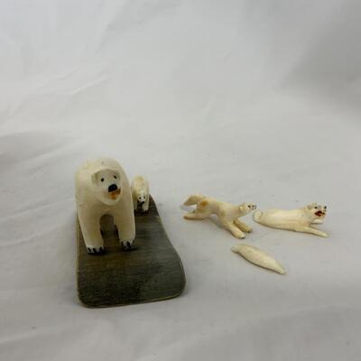 [211] VINTAGE | Native Art | Bone Carvings | Polar Bears | Cats
