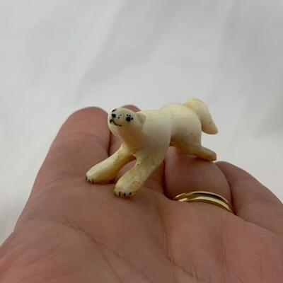 [211] VINTAGE | Native Art | Bone Carvings | Polar Bears | Cats