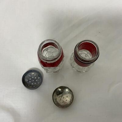 [231] ANTIQUE | Ruby Flash Salt & Pepper Shakers