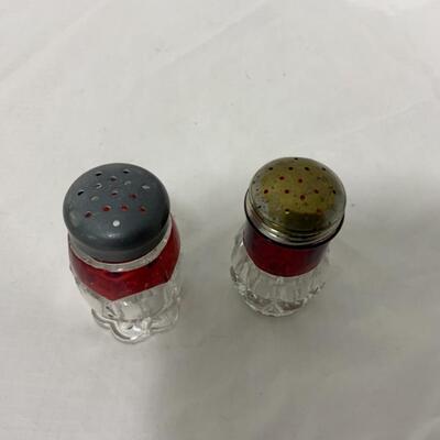 [231] ANTIQUE | Ruby Flash Salt & Pepper Shakers