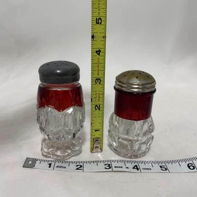 [231] ANTIQUE | Ruby Flash Salt & Pepper Shakers
