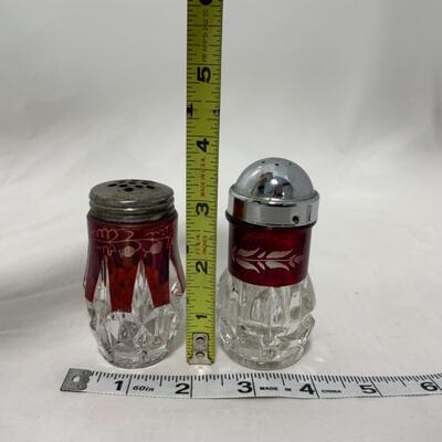 [233] ANTIQUE | Ruby Flash Shakers | Etched Glass
