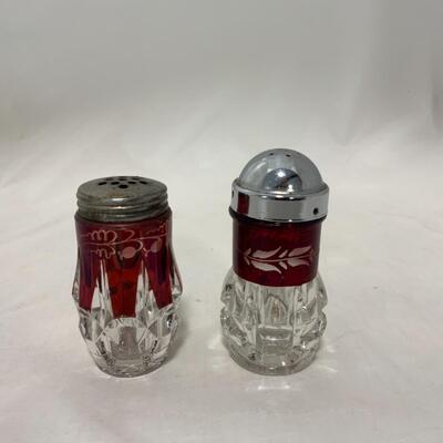 [233] ANTIQUE | Ruby Flash Shakers | Etched Glass