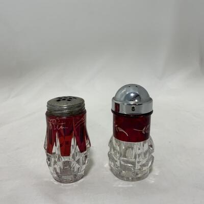 [233] ANTIQUE | Ruby Flash Shakers | Etched Glass