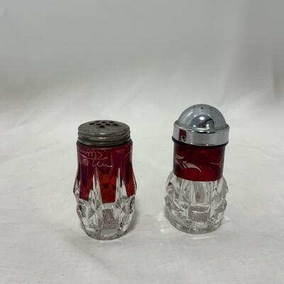 [233] ANTIQUE | Ruby Flash Shakers | Etched Glass