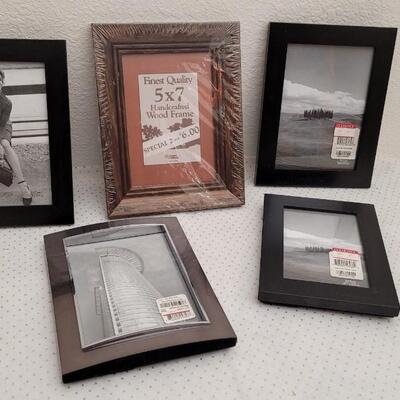 Lot 282: Assorted NEW Photo Frames 5x7